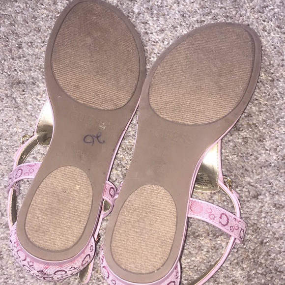 Light Pink GUESS flat sandals - Picture 3 of 3